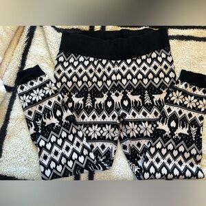 Torrid cozy knit holiday leggings size 2 worn once